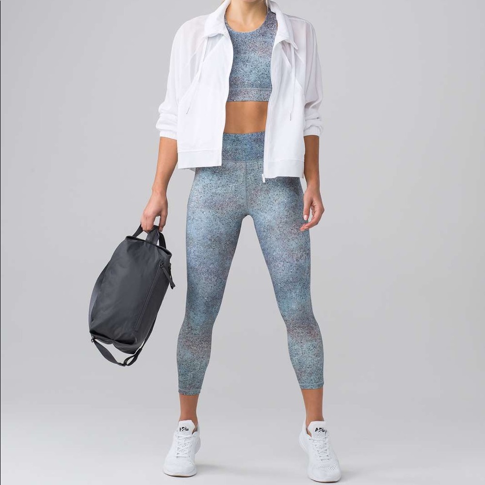 🚫SOLD🚫 Lululemon Run: Final Lap Crop [RARE] 🦄 - Picture 6 of 8